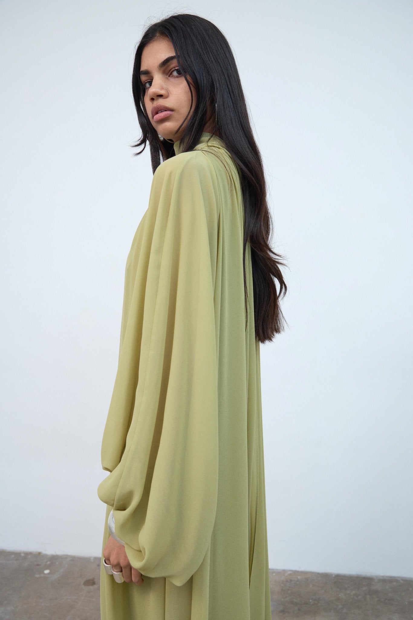 NYX MAXI DRESS IN GREEN CHIFFON - De La Vali