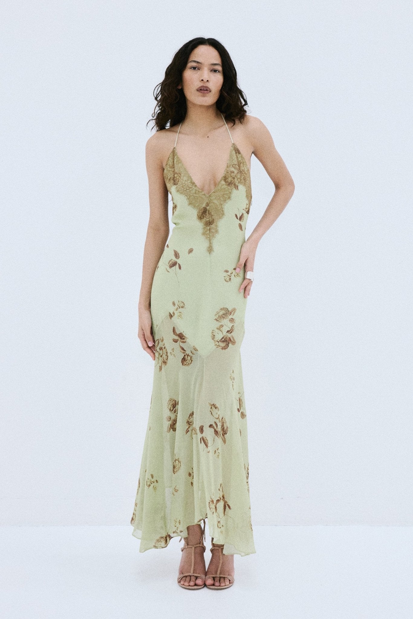 CIELO MIDAXI DRESS & CAPE IN ROSA PALO GREEN VISCOSE GEORGETTE - De La Vali
