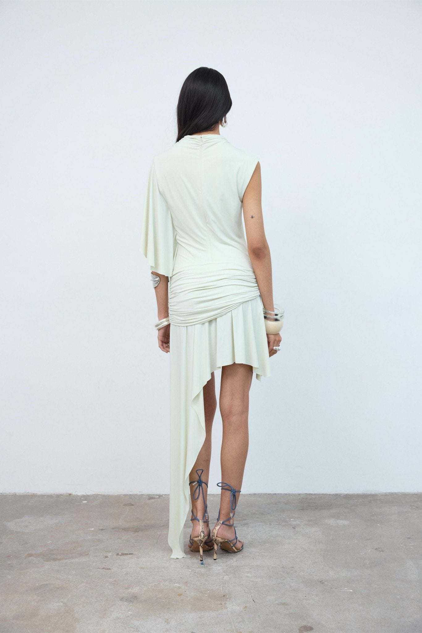 TITAN MINI DRESS IN CREAM SPANDEX JERSEY - De La Vali