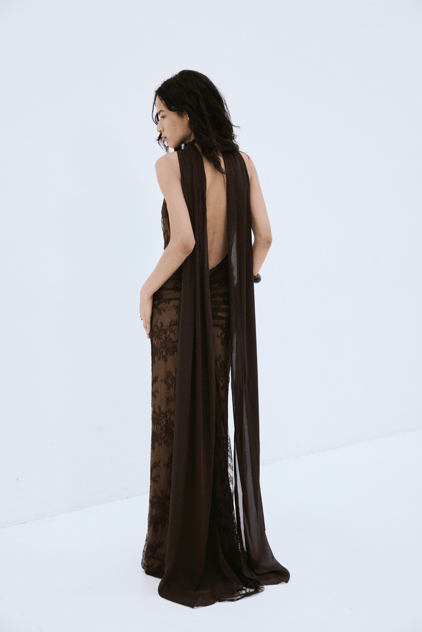 AMORA MAXI DRESS IN BROWN LACE TULLE - De La Vali