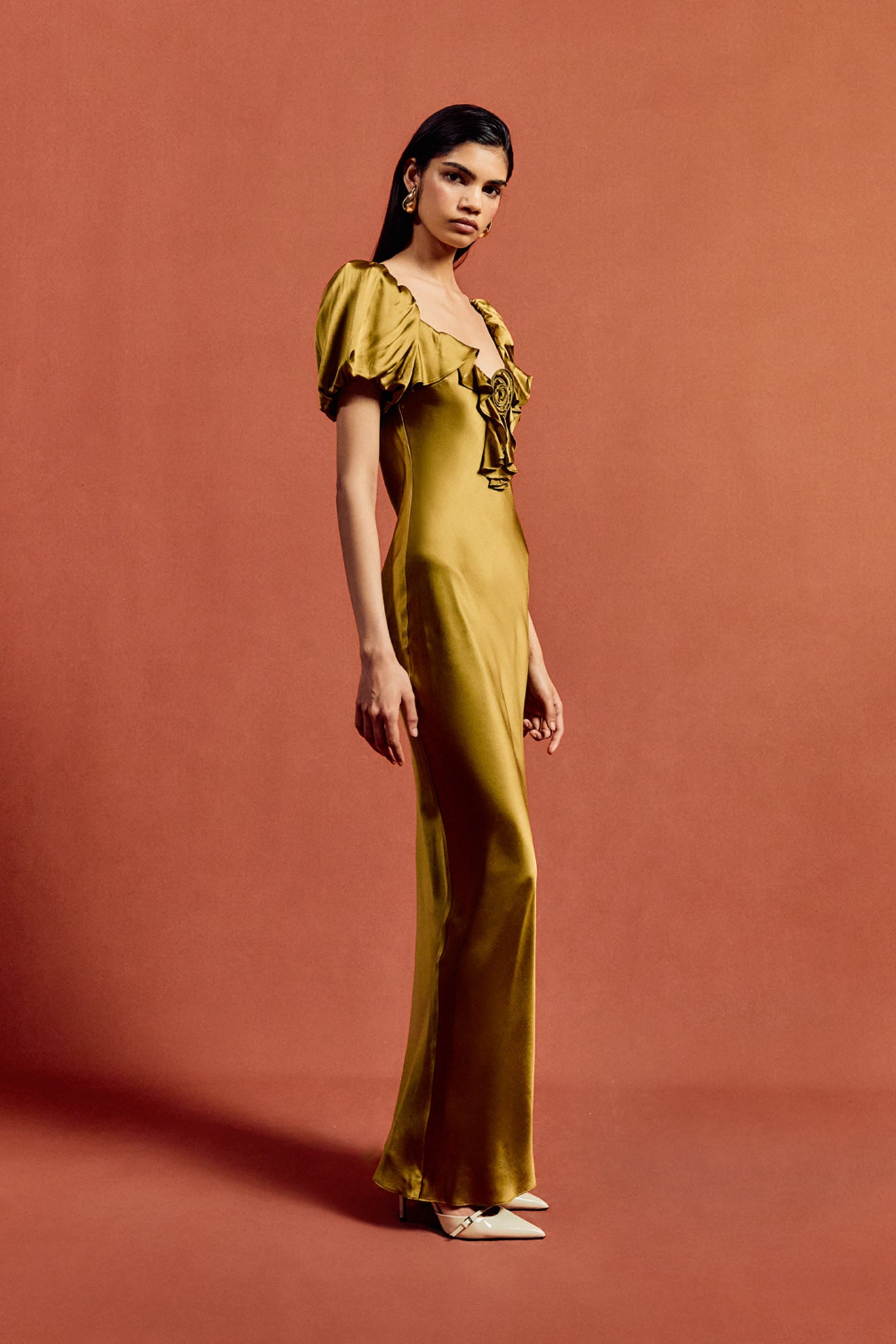 EDEN MAXI DRESS IN FENNEL SILK SATIN - De La Vali