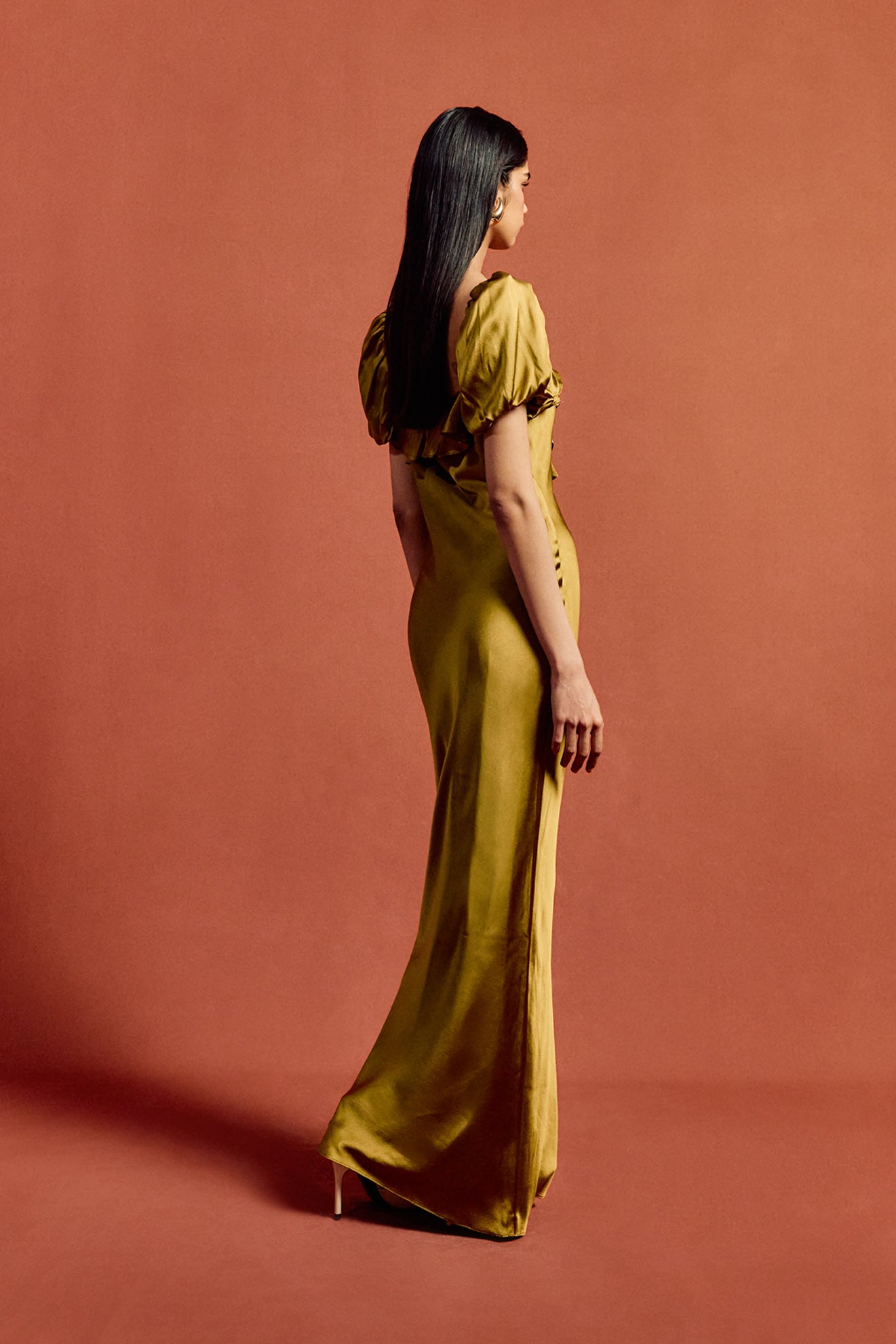 EDEN MAXI DRESS IN FENNEL SILK SATIN - De La Vali