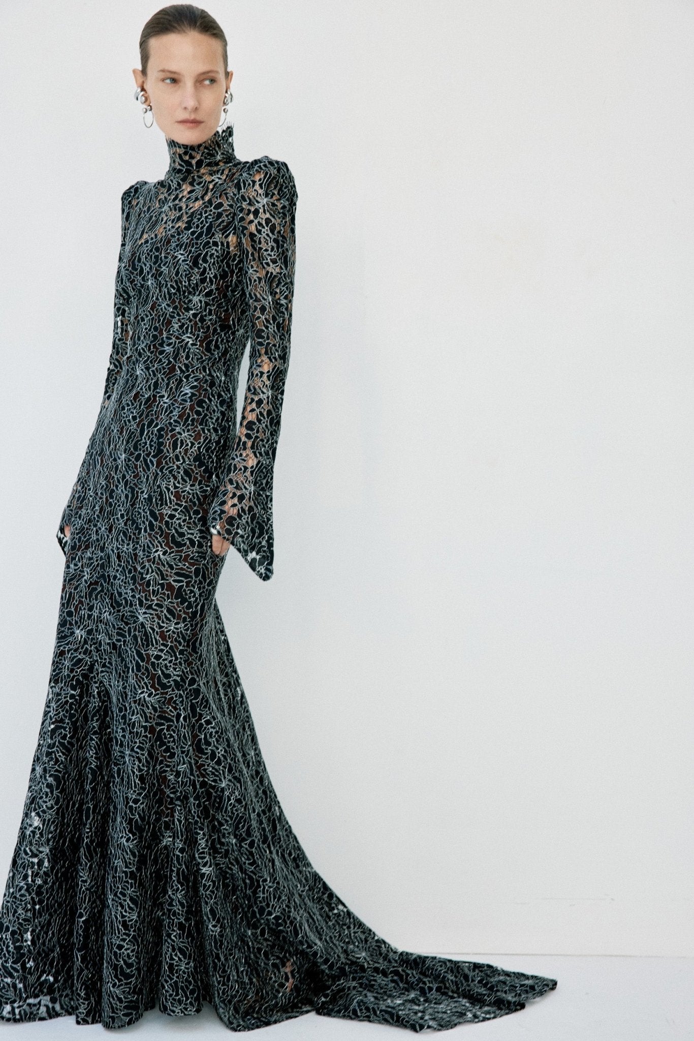 VOTIVA MAXI DRESS IN BLACK METALLIC LACE - De La Vali