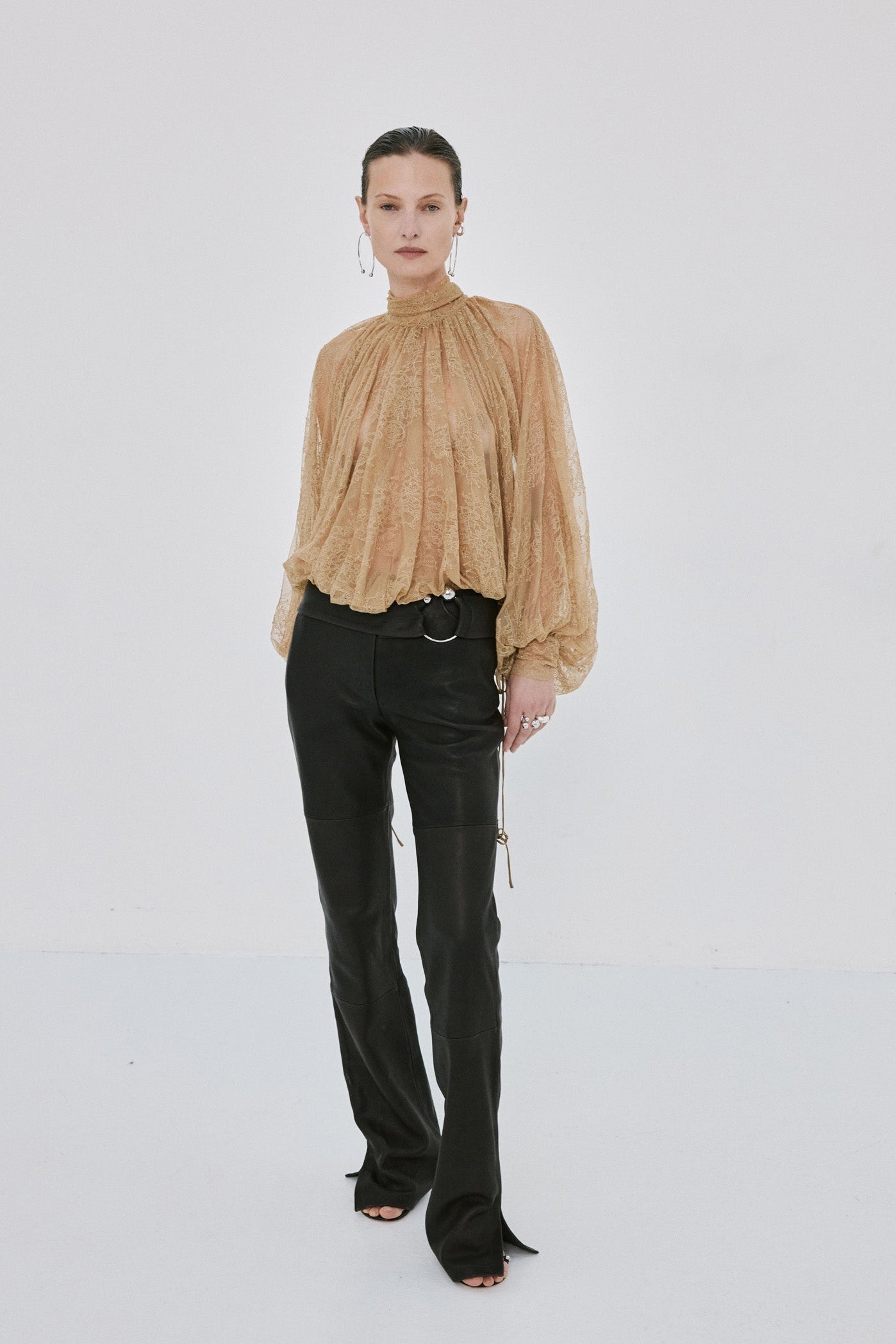 ELUNARA TOP IN TRUFFLE BROWN FINE LACE