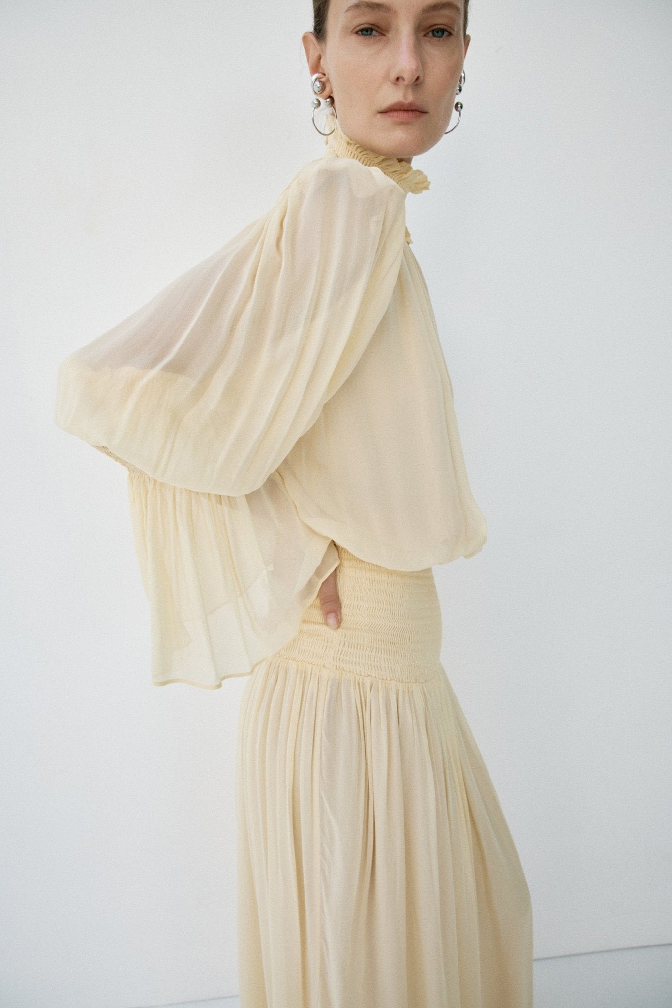 SANATIO MAXI DRESS IN SOFT YELLOW - De La Vali