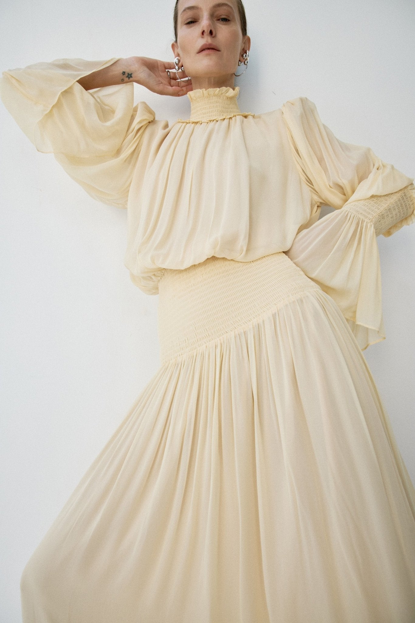 SANATIO MAXI DRESS IN SOFT YELLOW - De La Vali