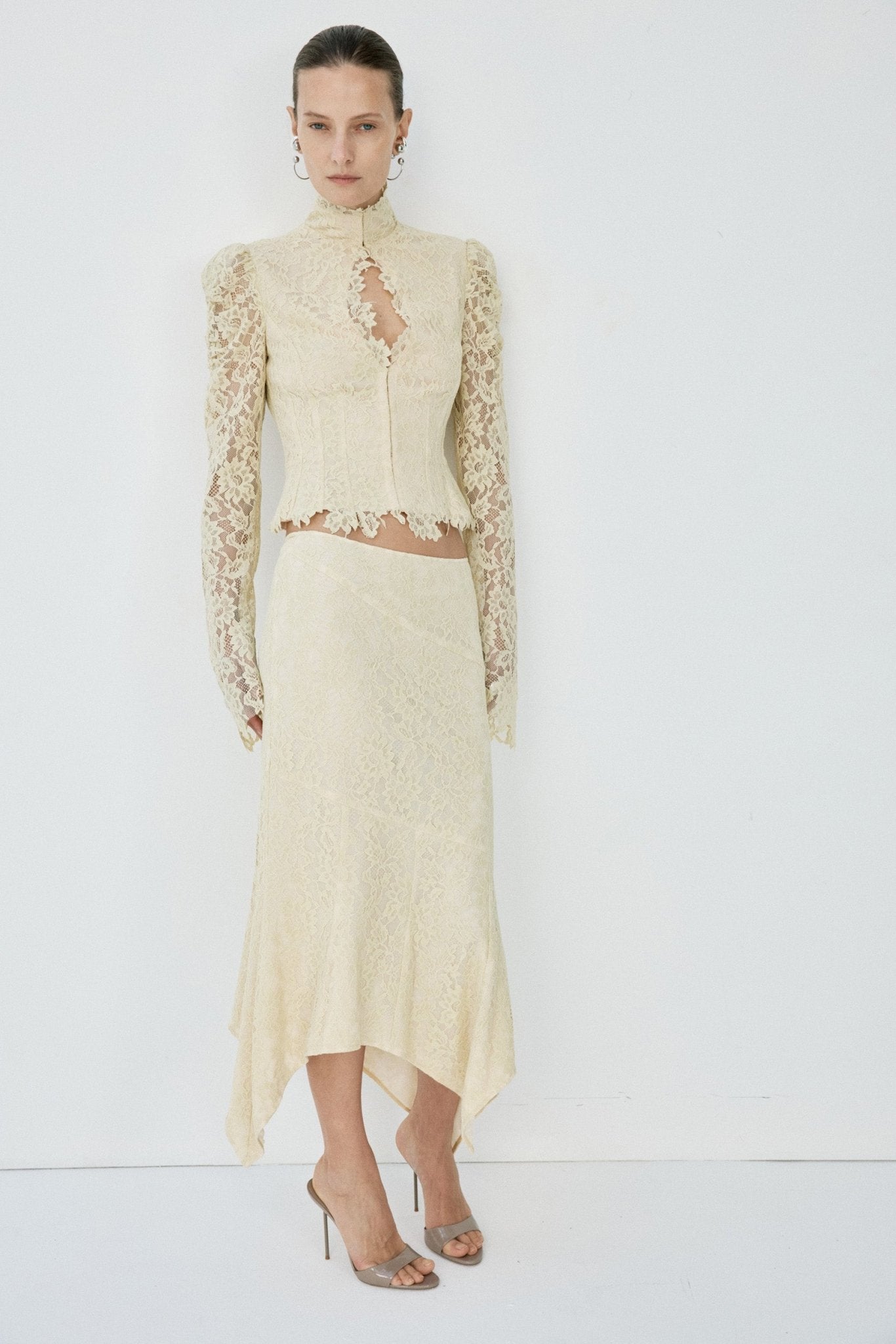 VITALIS TOP IN SOFT YELLOW LACE