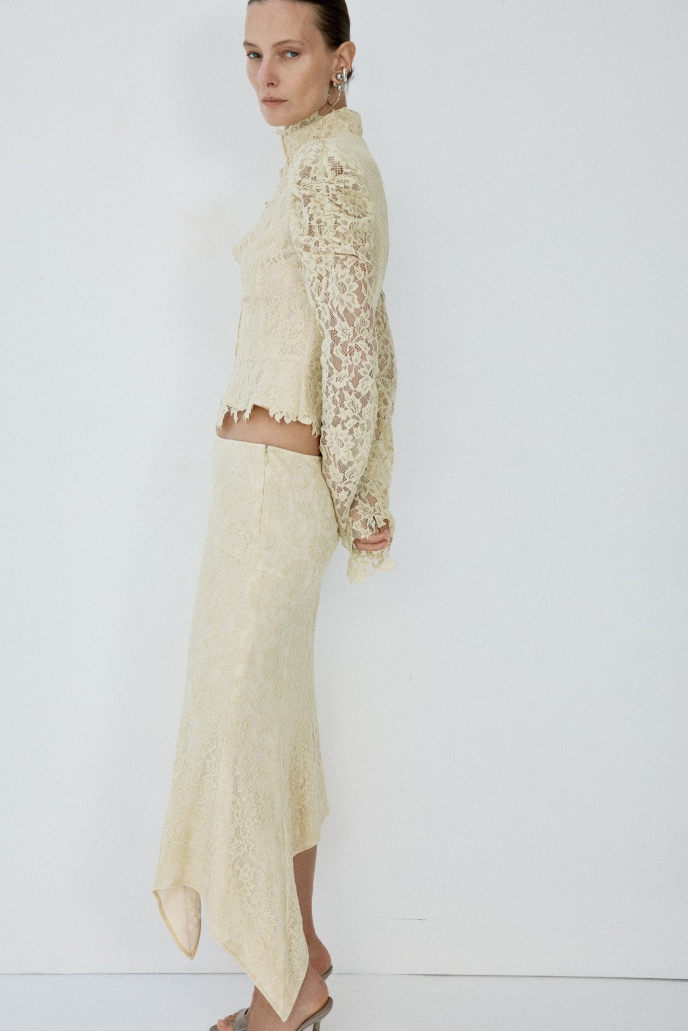 FAELA MIDI SKIRT IN SOFT YELLOW LACE