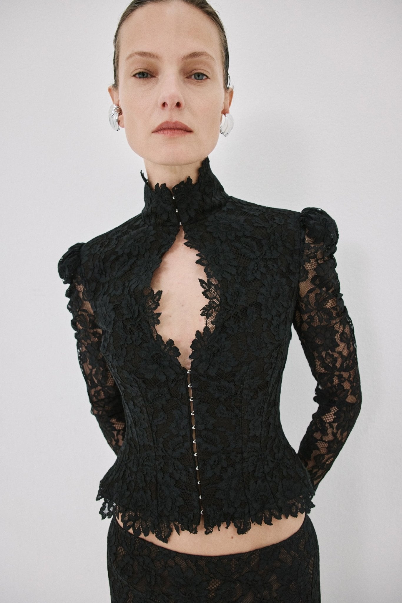 VITALIS TOP IN BLACK LACE