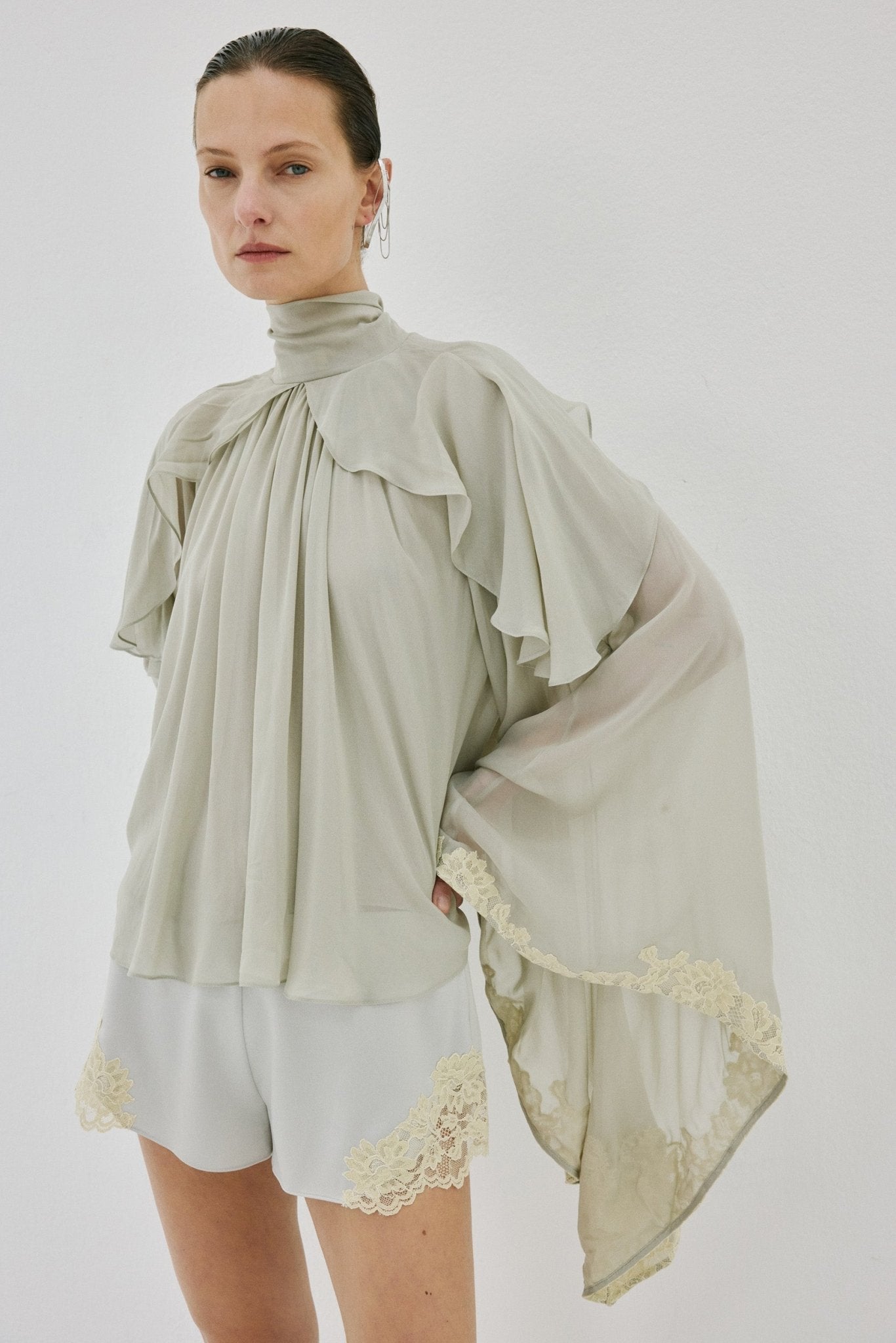 ALITHA TOP IN STONE BEIGE AND SOFT YELLOW