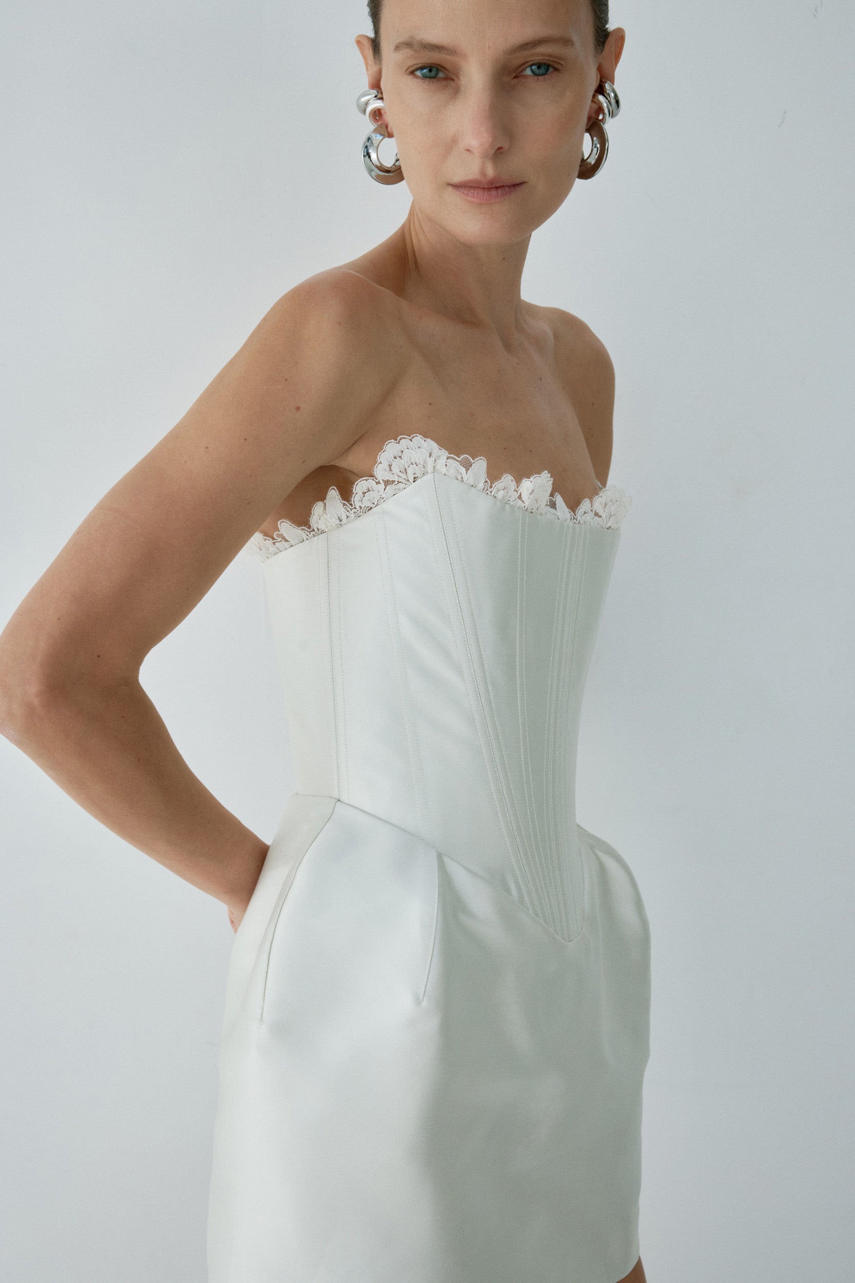 NOCTURNE MINI DRESS IN IVORY TWILL - De La Vali
