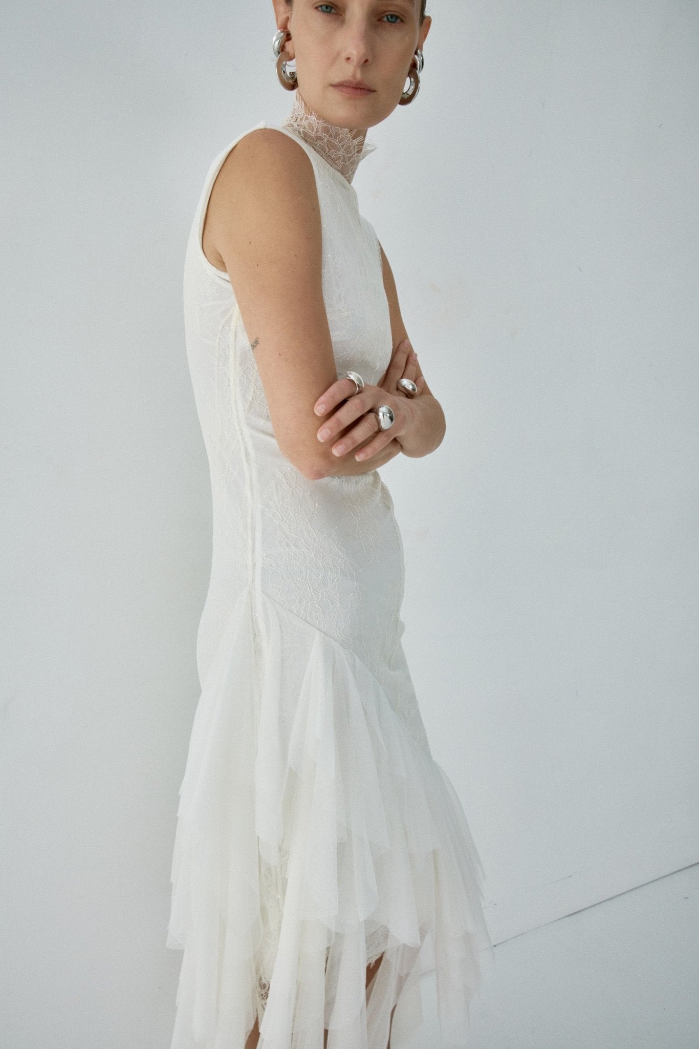 MORWEN MIDI DRESS IN IVORY FINE LACE - De La Vali