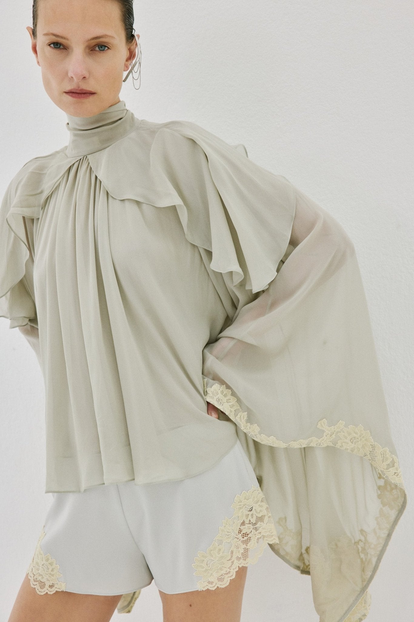 ALITHA TOP IN STONE BEIGE AND SOFT YELLOW
