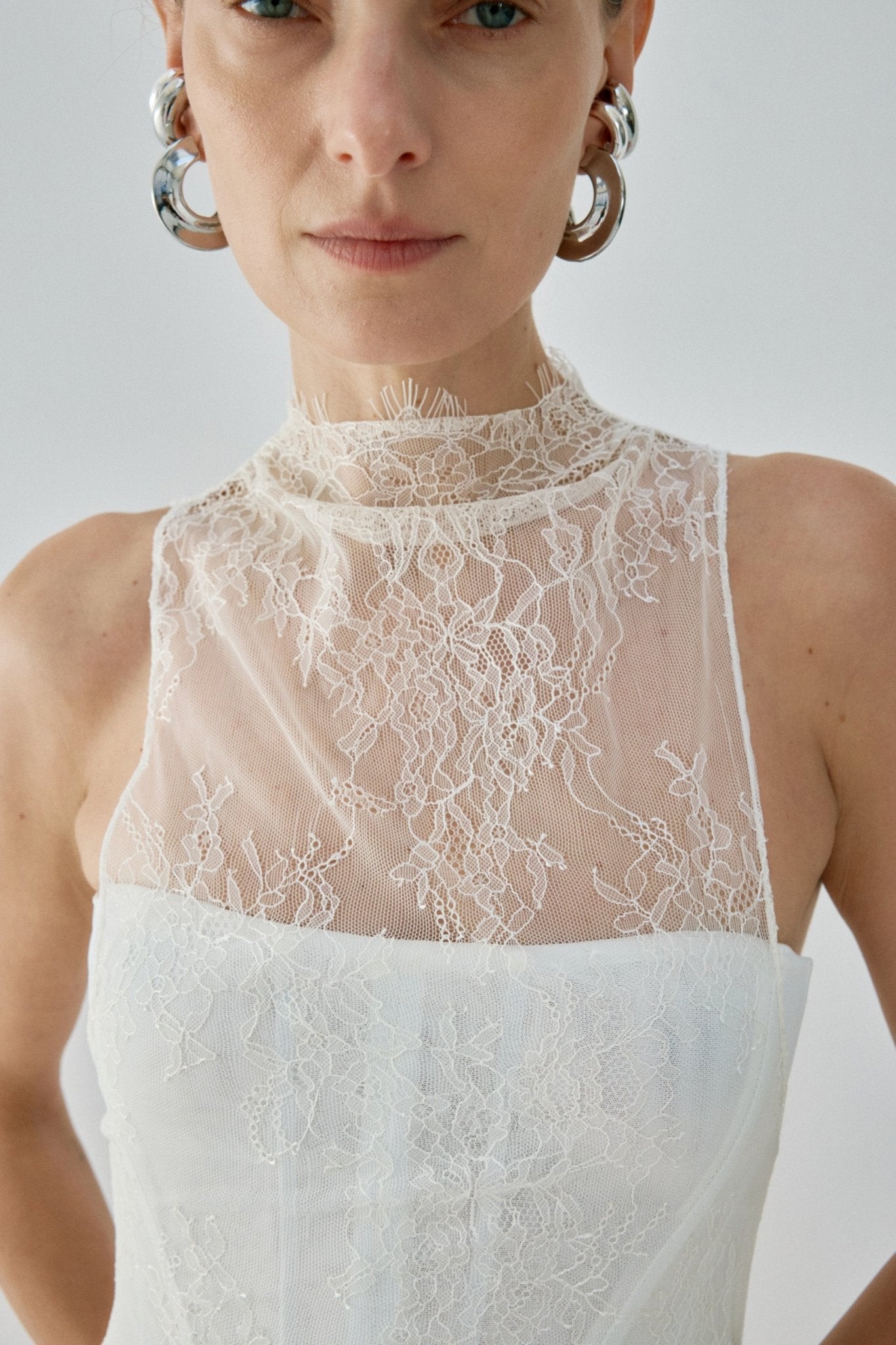 APATITE MINI DRESS IN IVORY FINE LACE - De La Vali