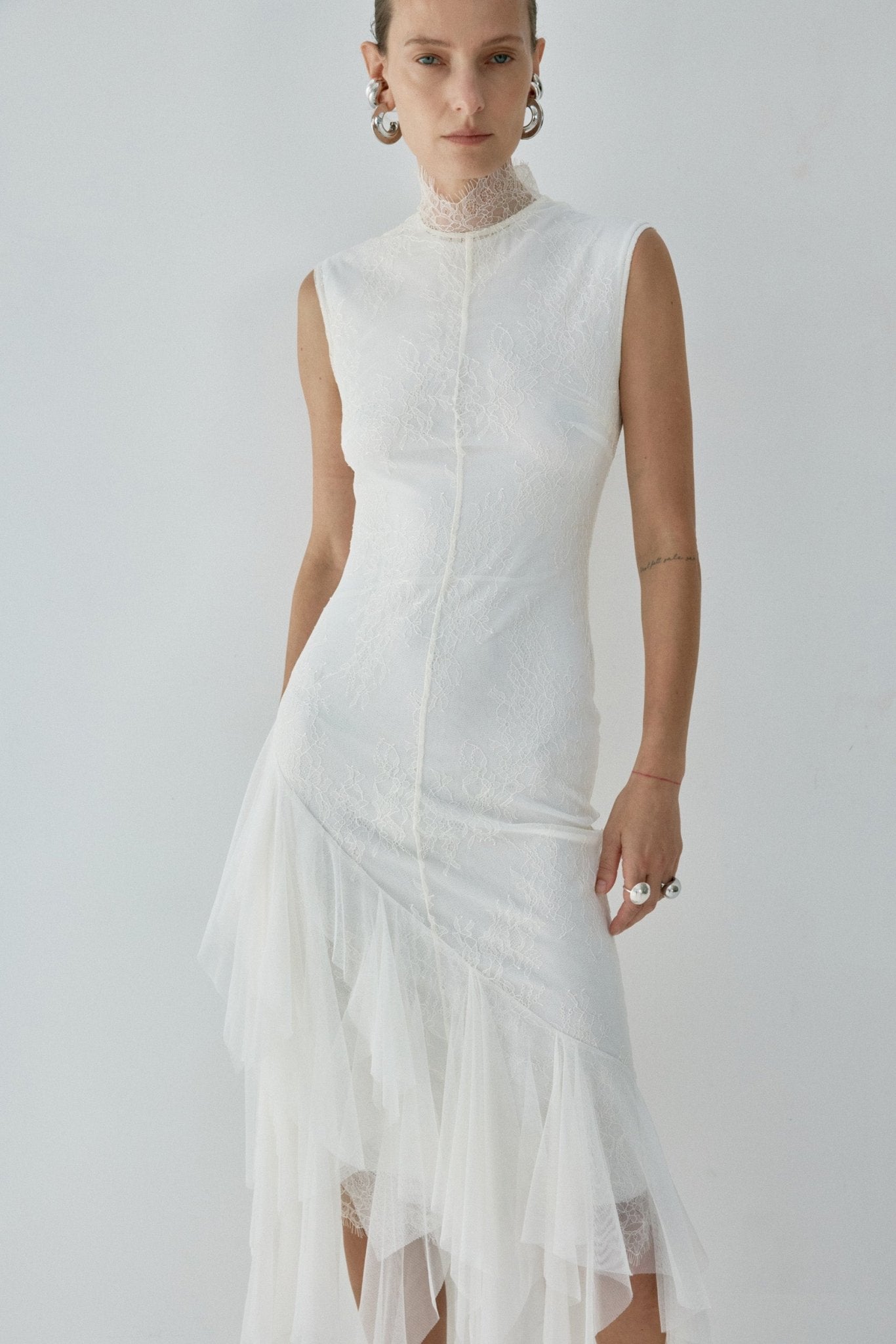 MORWEN MIDI DRESS IN IVORY FINE LACE - De La Vali
