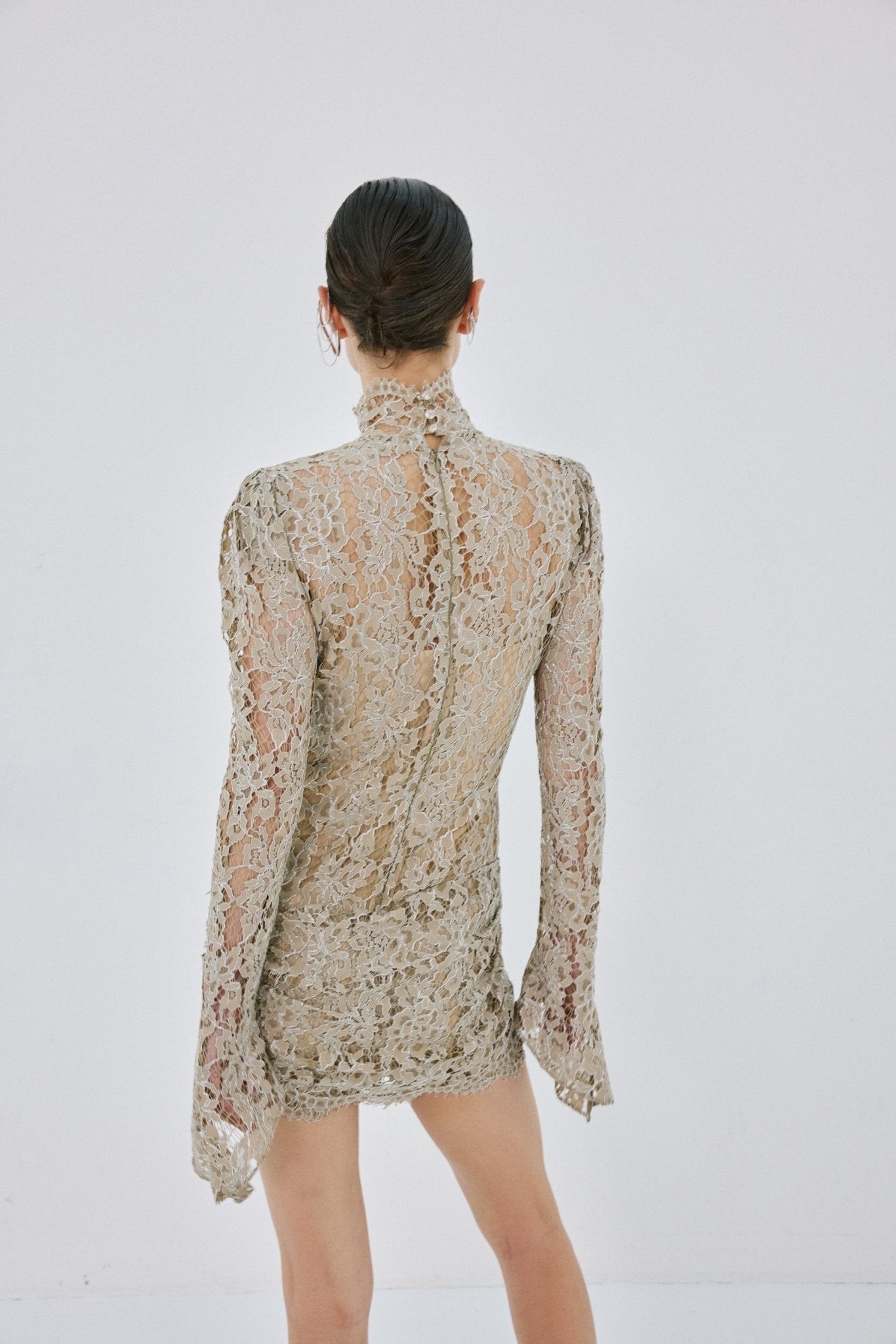 AGARTHA MINI DRESS IN TRUFFLE BROWN METALLIC LACE - De La Vali
