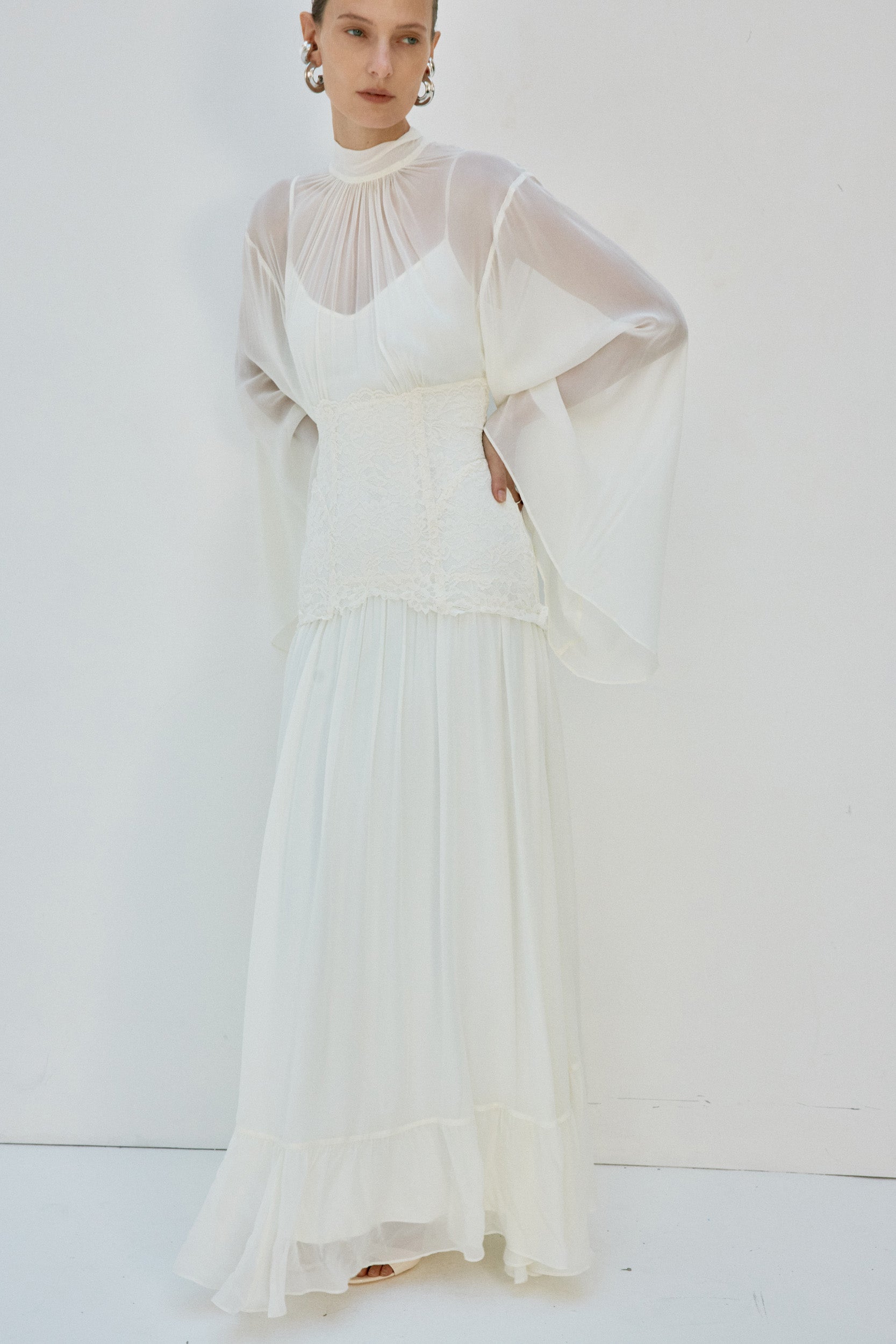 WILLOW MAXI DRESS IN IVORY - De La Vali