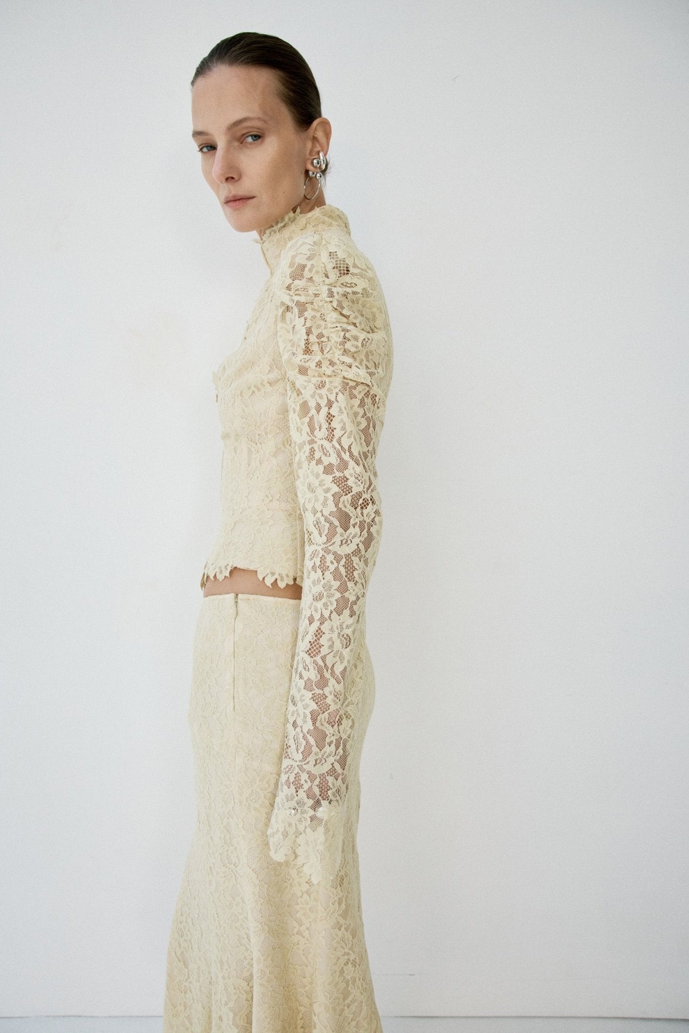 VITALIS TOP IN SOFT YELLOW LACE