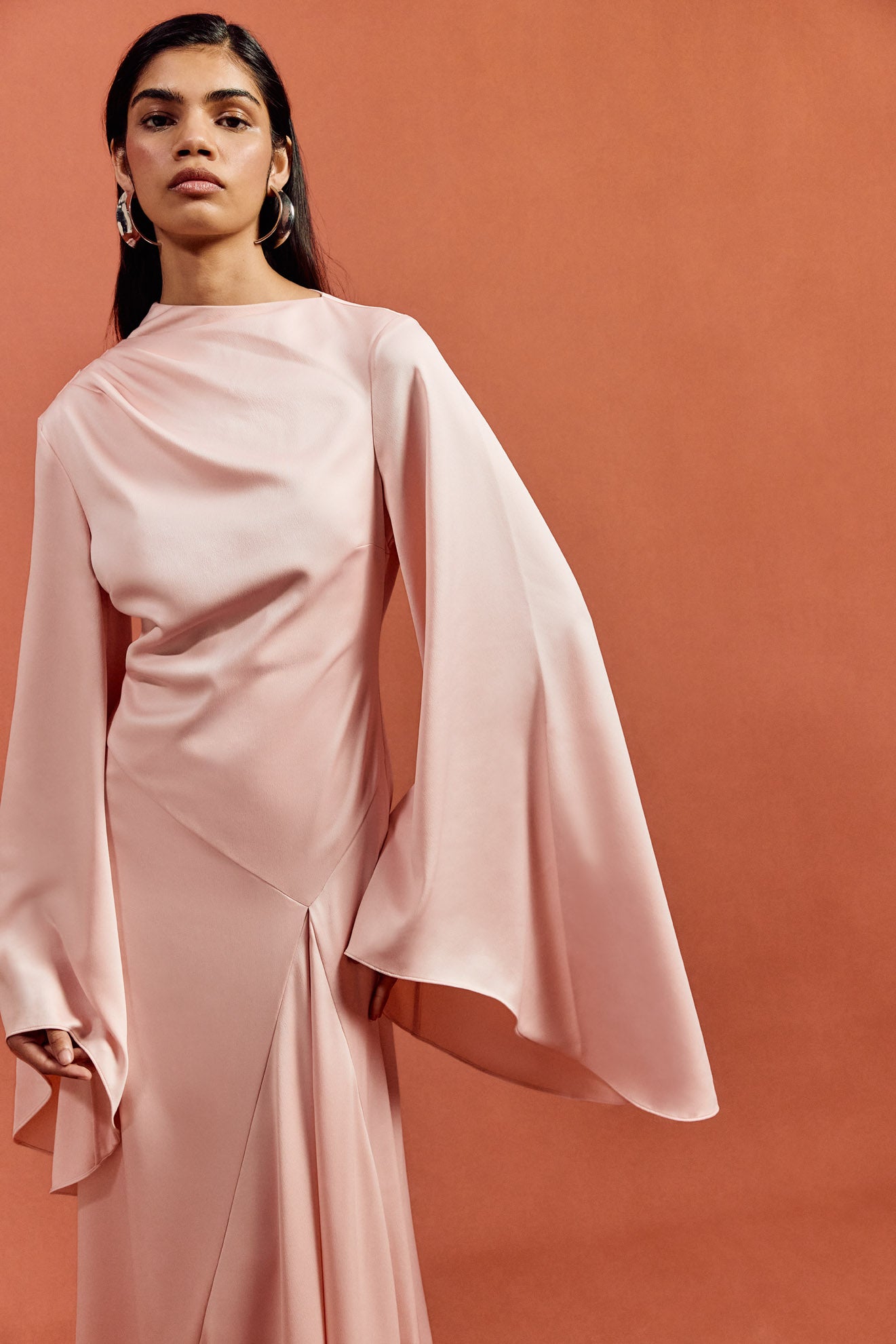 HAUSOS MAXI DRESS IN BABY PINK SATIN CREPE - De La Vali