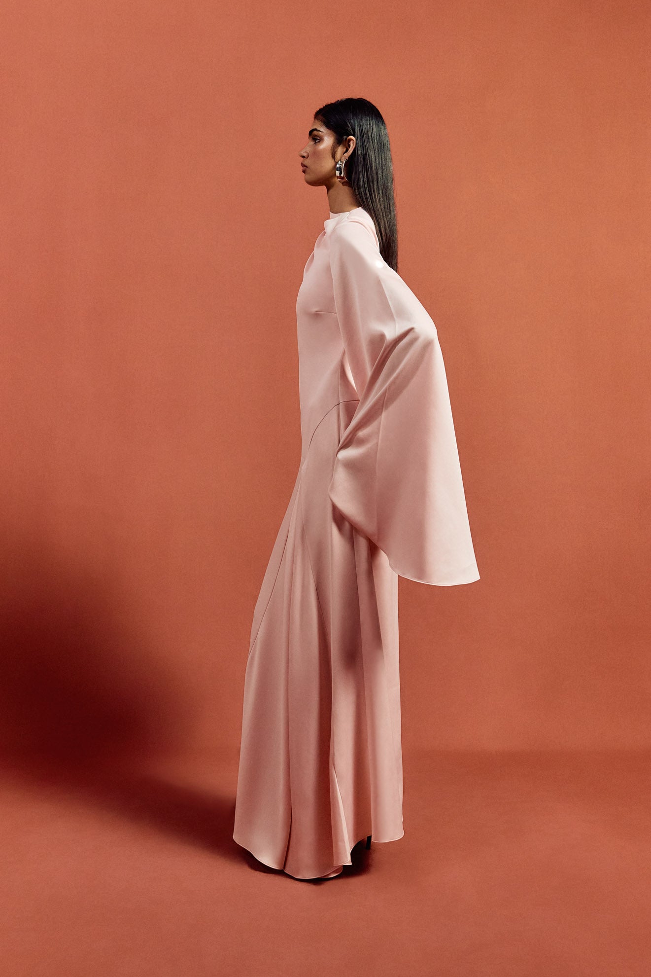 HAUSOS MAXI DRESS IN BABY PINK SATIN CREPE - De La Vali