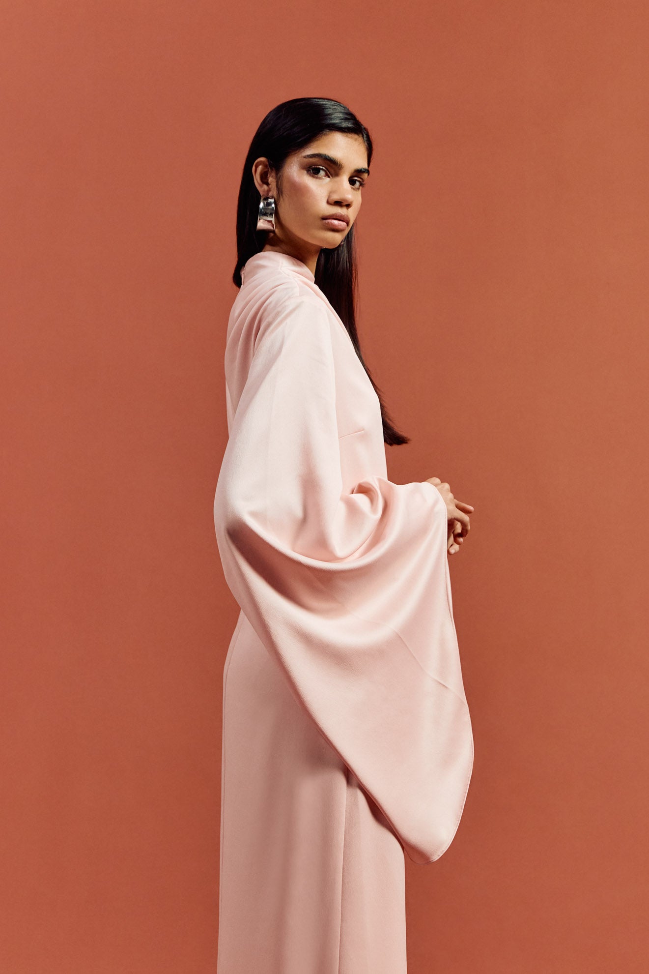 HAUSOS MAXI DRESS IN BABY PINK SATIN CREPE - De La Vali