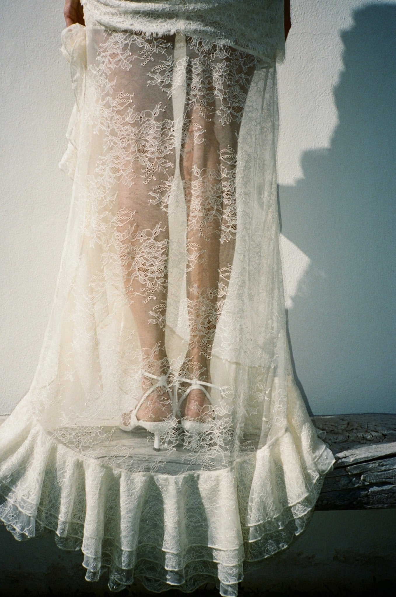 AUSTERE MAXI DRESS IN IVORY LACE - De La Vali