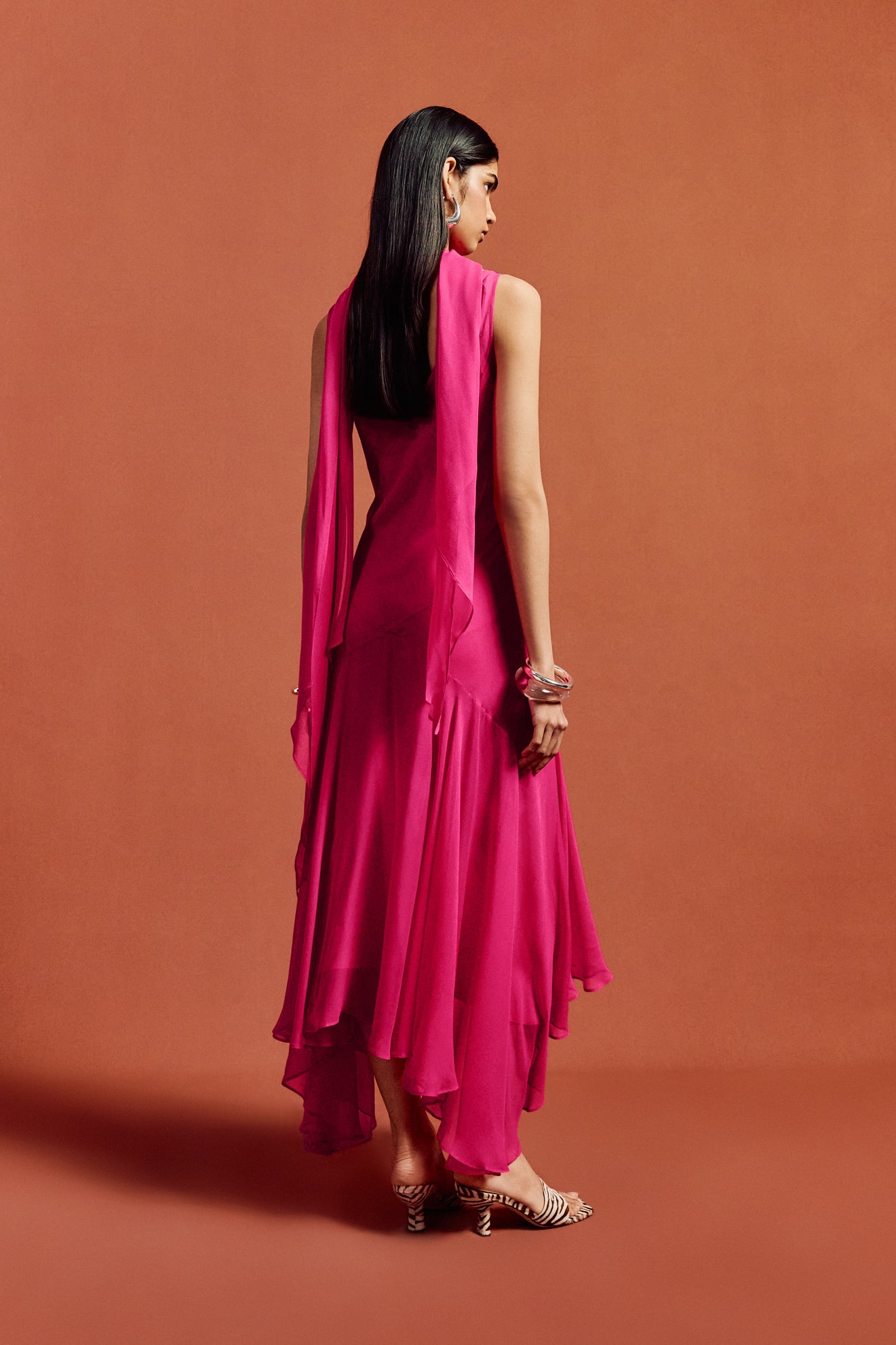 MISTICA MIDI DRESS IN HOT PINK SILK CHIFFON - De La Vali