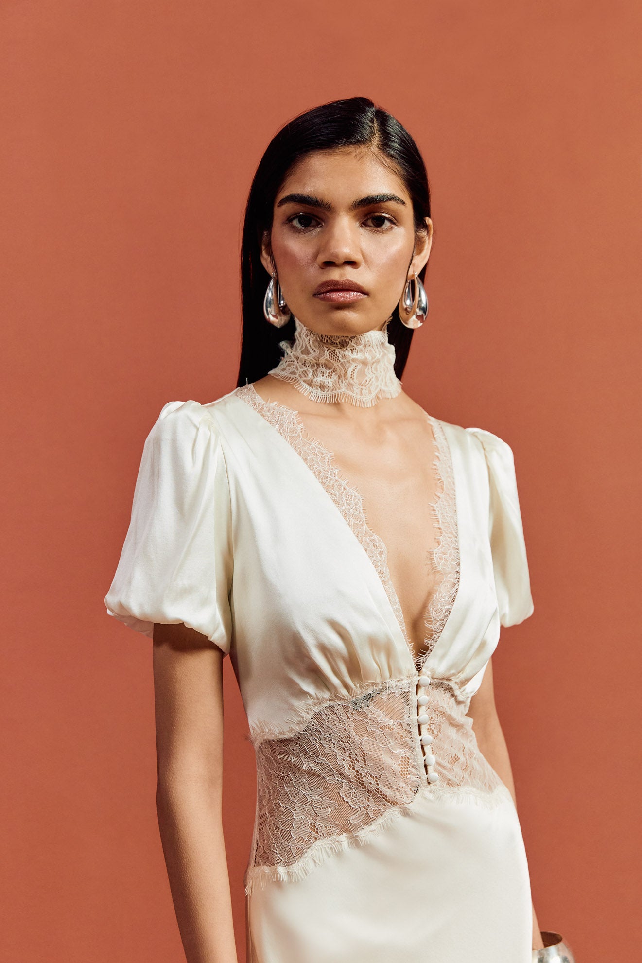 PAVLOVA LONG DRESS IN IVORY SILK SATIN - De La Vali