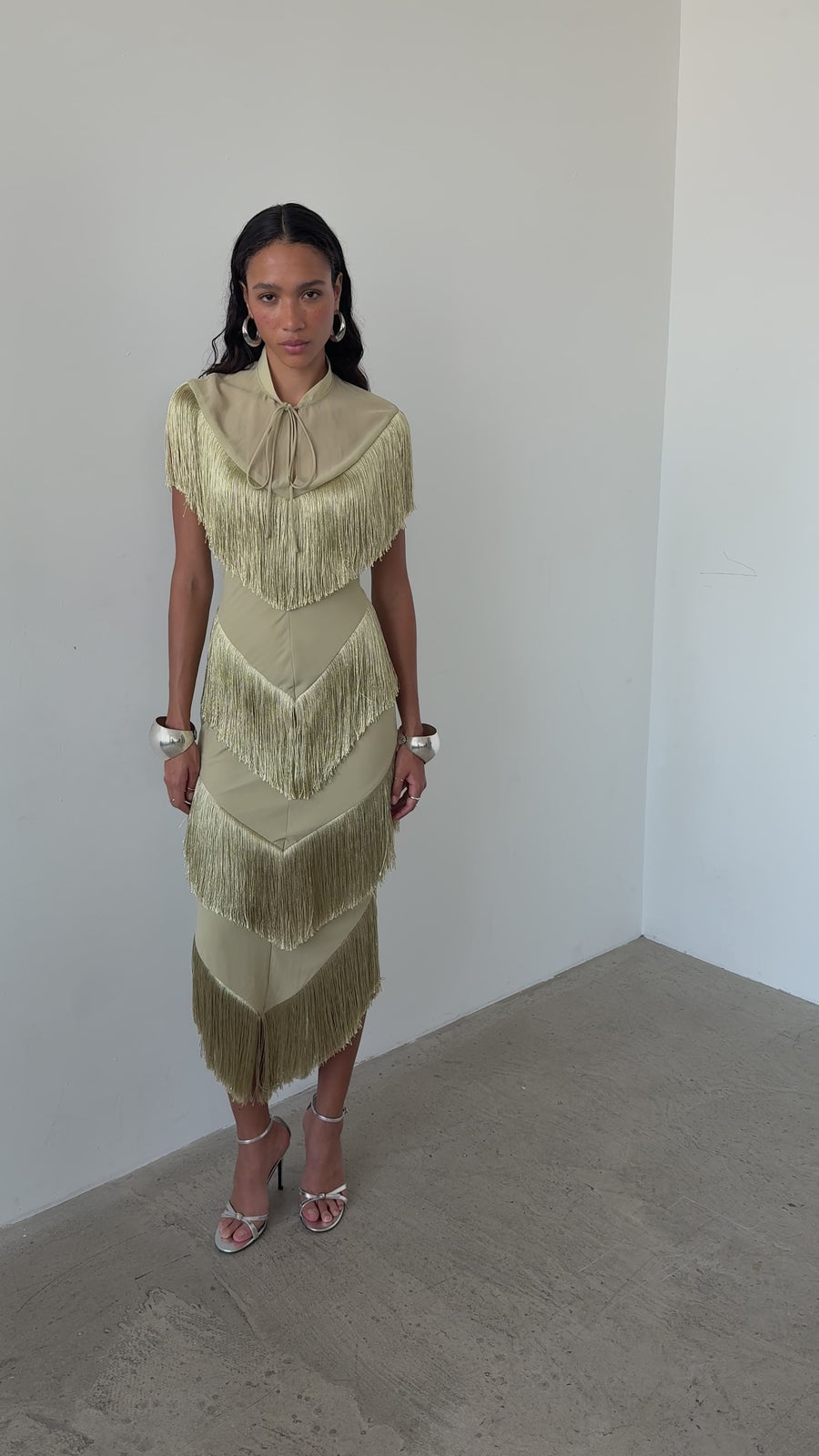 TELLUS MIDI DRESS IN SAND CHIFFON