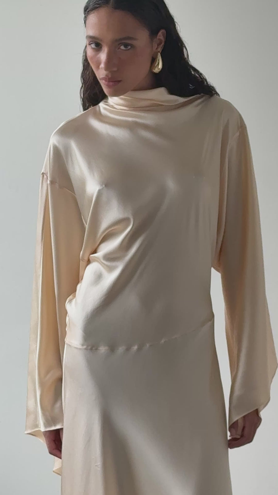 BAYAMO LONG DRESS IN CREAM SILK SATIN
